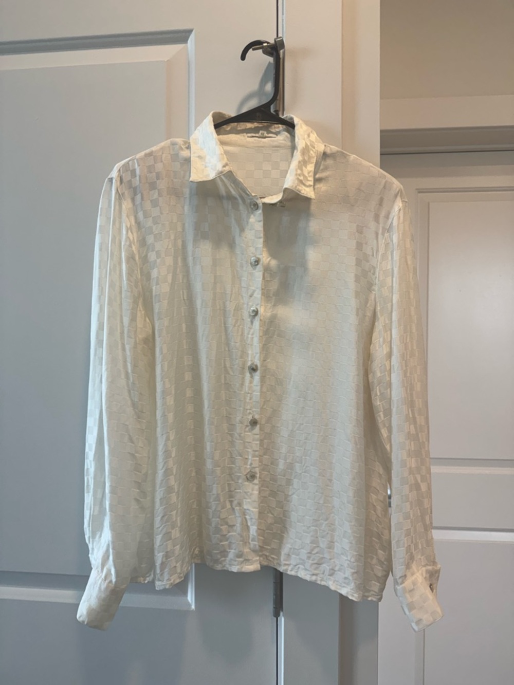 Escada Cream Button-Down Long Sleeve Shirt